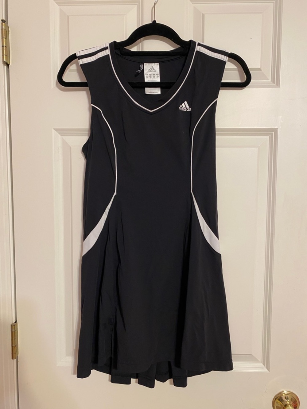 Adidas clima365 black/ white athletic tennis golf dress, size medium
